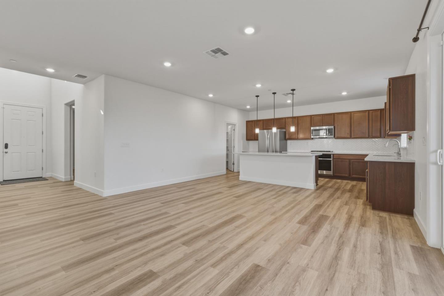 Detail Gallery Image 13 of 50 For 1905 Water St, Brentwood,  CA 94513 - 4 Beds | 3 Baths