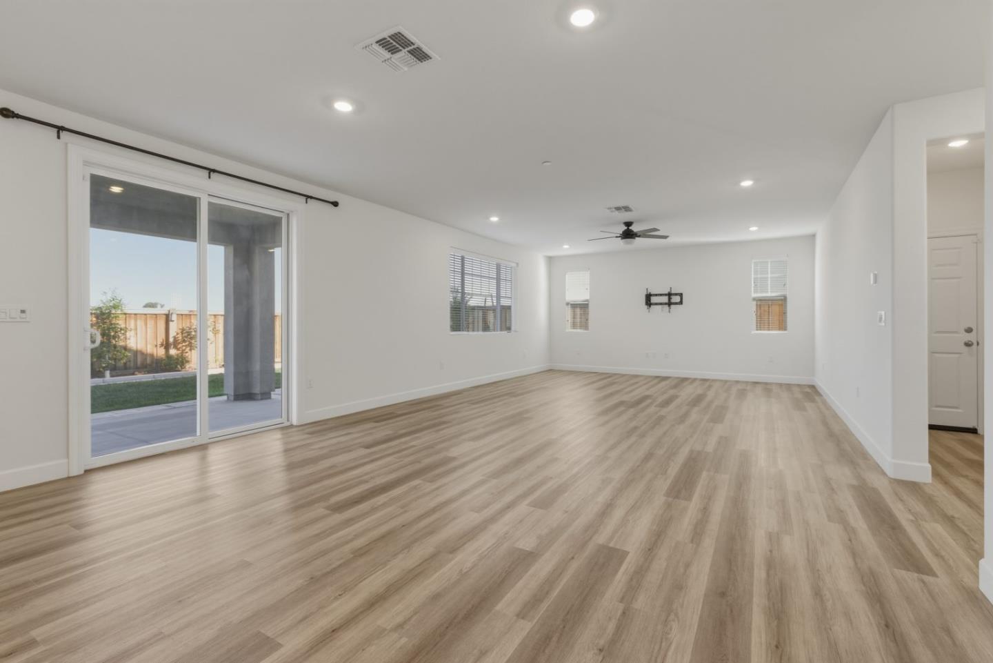 Detail Gallery Image 9 of 50 For 1905 Water St, Brentwood,  CA 94513 - 4 Beds | 3 Baths