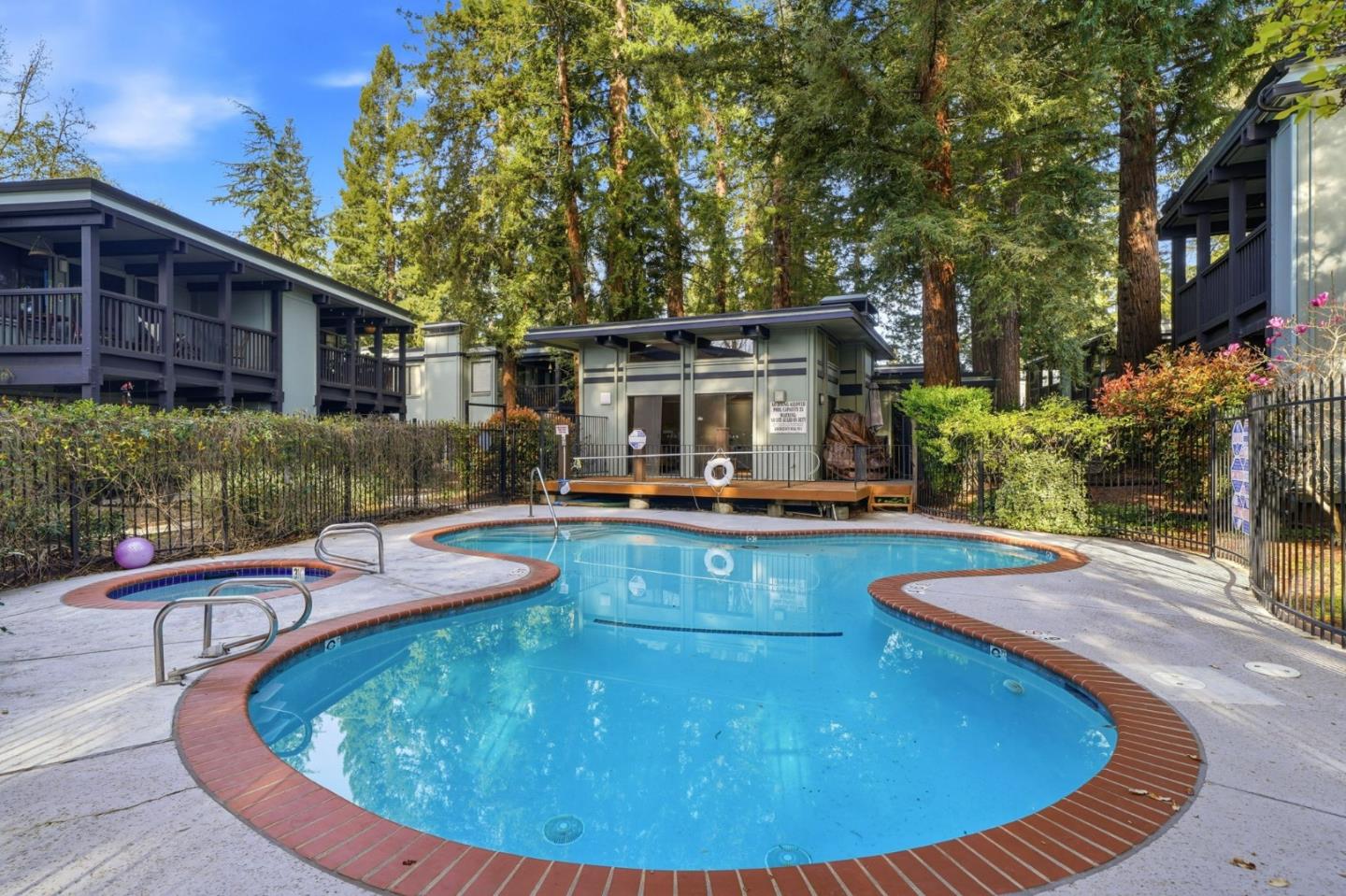 Detail Gallery Image 34 of 36 For 129 Rubicon Cir, Danville,  CA 94526 - 2 Beds | 2 Baths