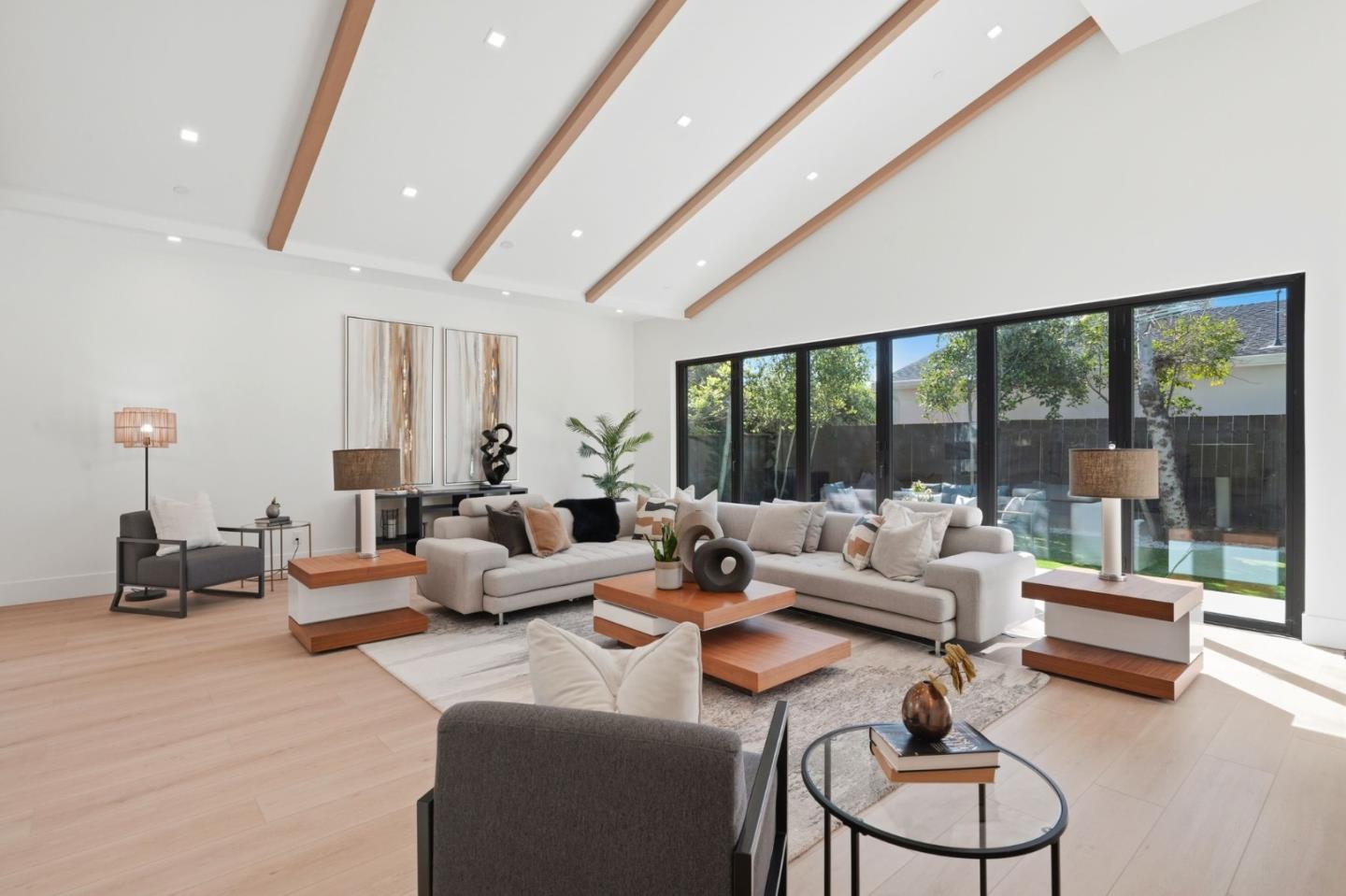 Detail Gallery Image 10 of 86 For 15400 Herring Ave, San Jose,  CA 95124 - 4 Beds | 4/1 Baths