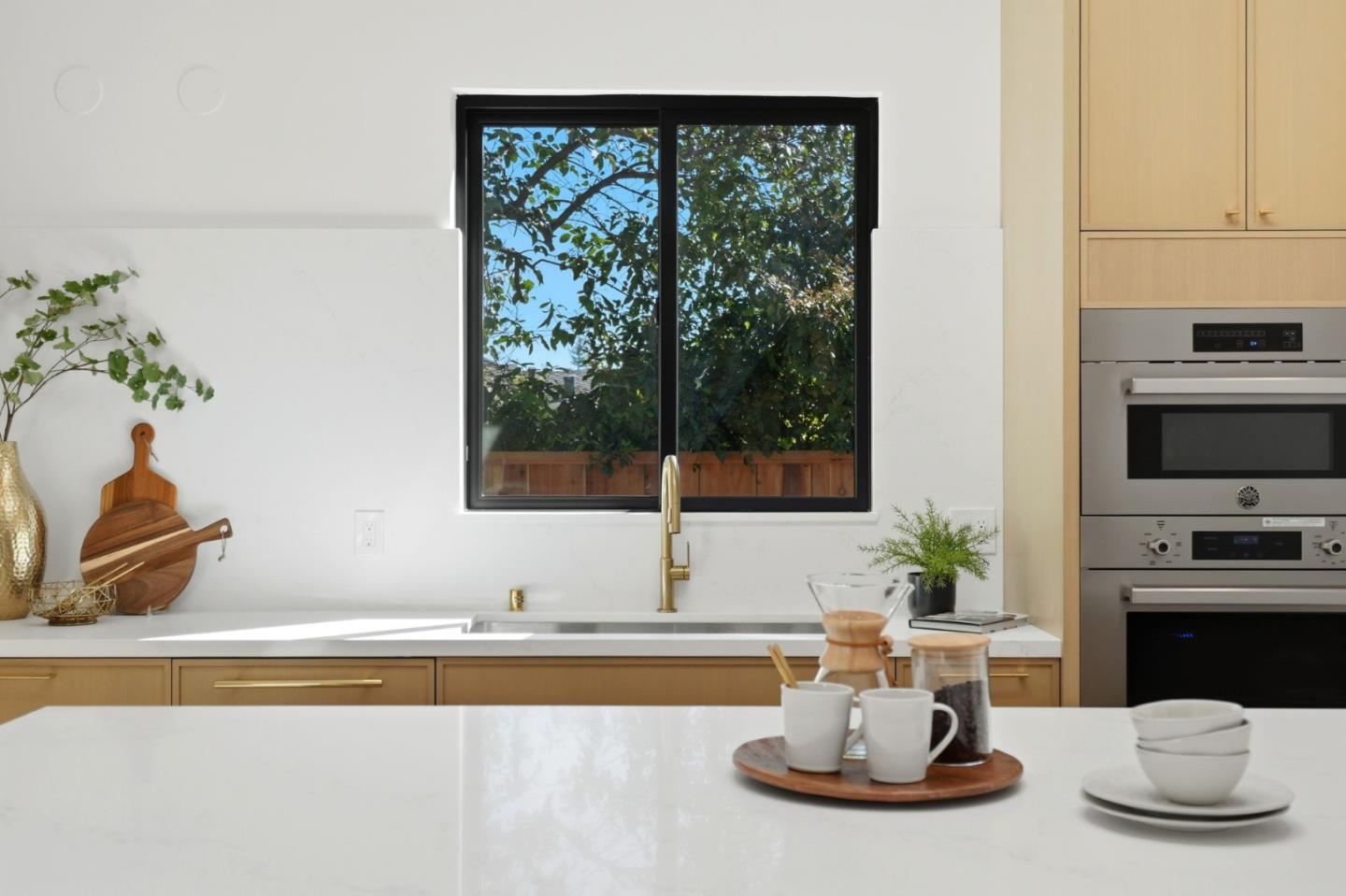 Detail Gallery Image 22 of 86 For 15400 Herring Ave, San Jose,  CA 95124 - 4 Beds | 4/1 Baths