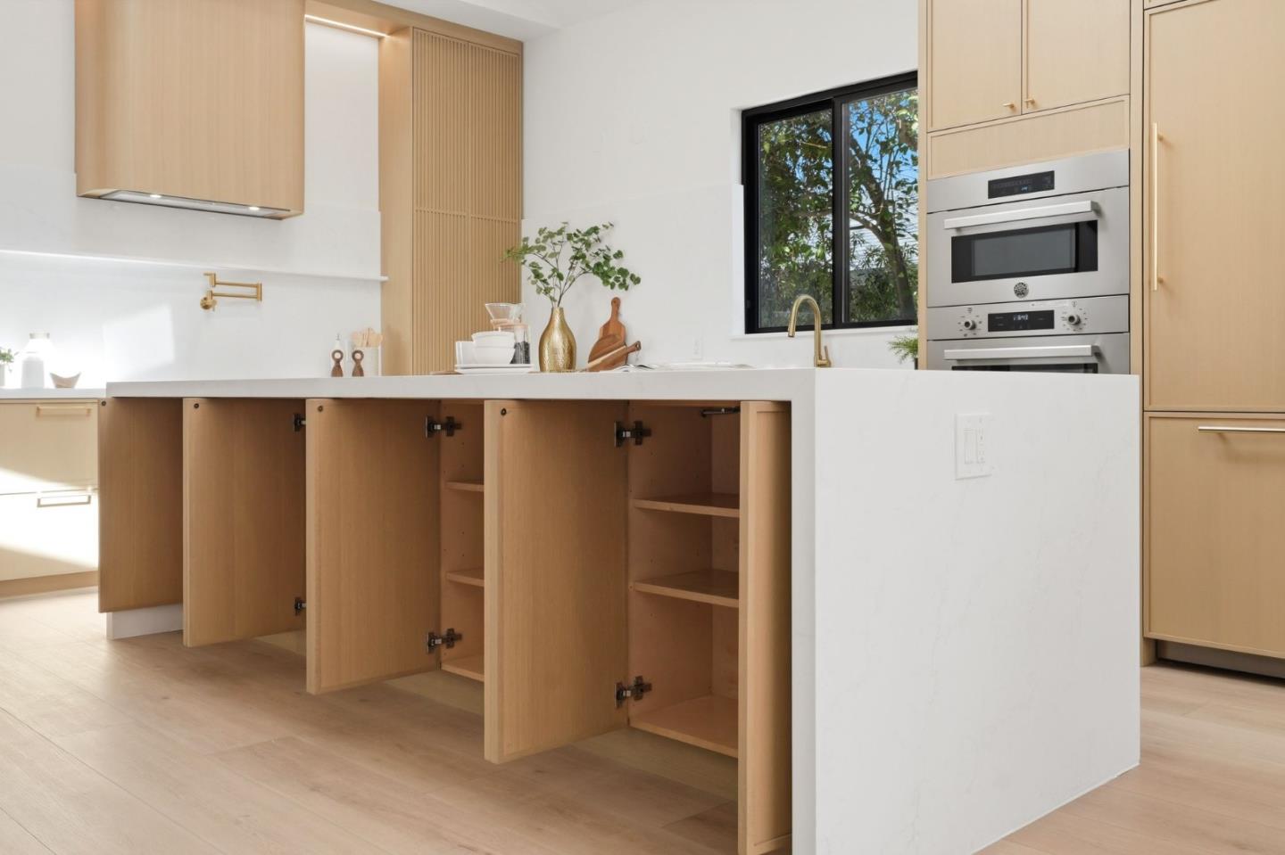 Detail Gallery Image 27 of 86 For 15400 Herring Ave, San Jose,  CA 95124 - 4 Beds | 4/1 Baths