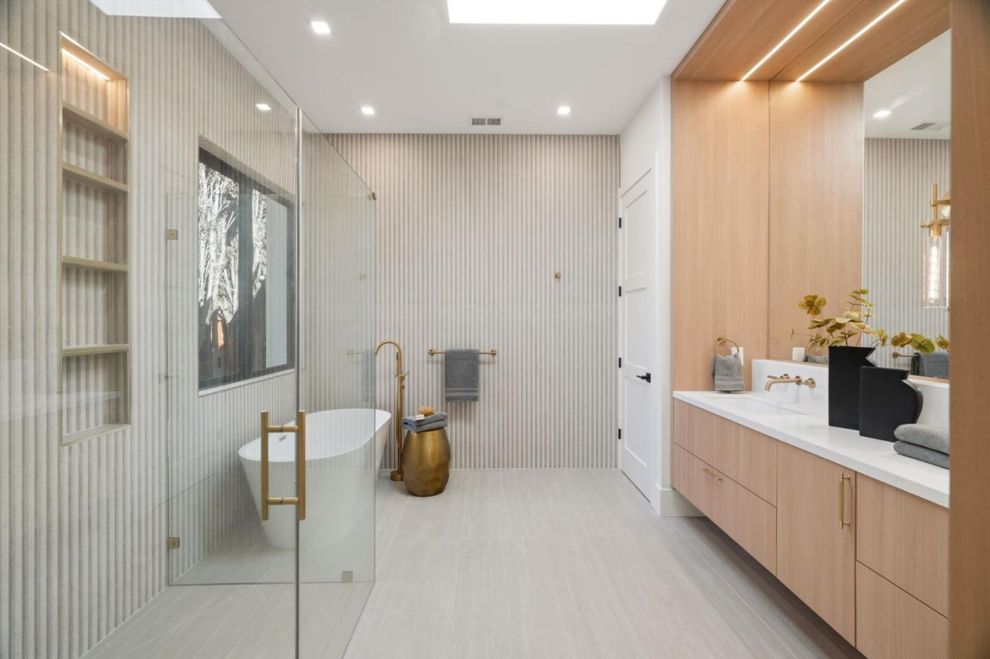 Detail Gallery Image 32 of 86 For 15400 Herring Ave, San Jose,  CA 95124 - 4 Beds | 4/1 Baths