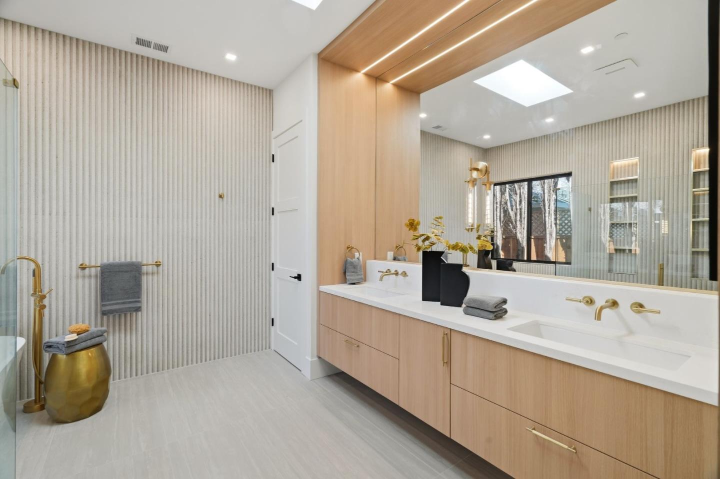 Detail Gallery Image 33 of 86 For 15400 Herring Ave, San Jose,  CA 95124 - 4 Beds | 4/1 Baths