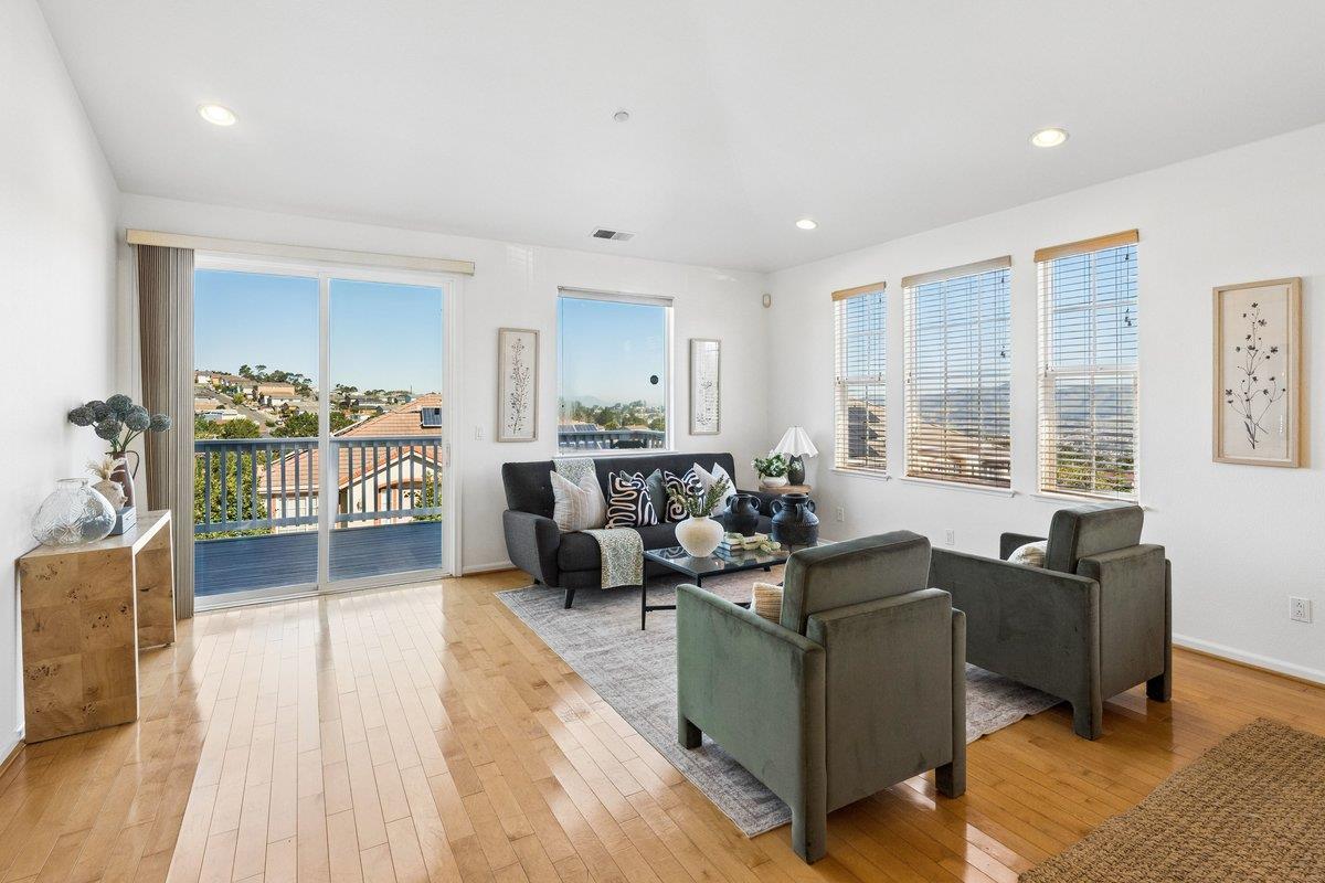 Detail Gallery Image 10 of 76 For 370 Goodwin Dr, San Bruno,  CA 94066 - 4 Beds | 3/1 Baths