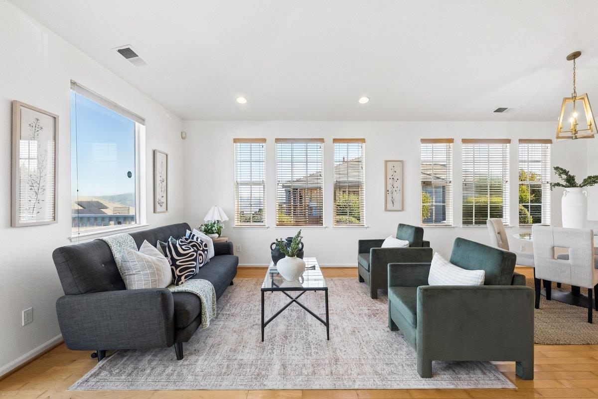 Detail Gallery Image 11 of 76 For 370 Goodwin Dr, San Bruno,  CA 94066 - 4 Beds | 3/1 Baths