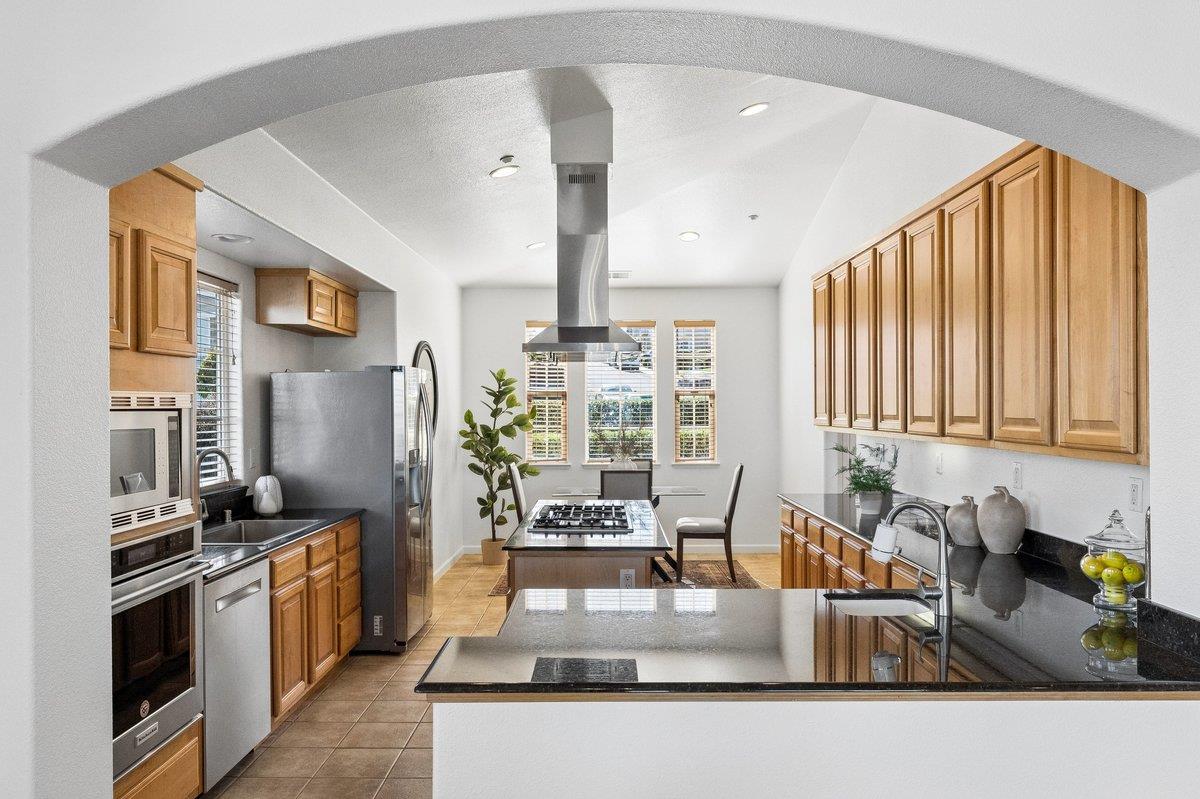 Detail Gallery Image 20 of 76 For 370 Goodwin Dr, San Bruno,  CA 94066 - 4 Beds | 3/1 Baths