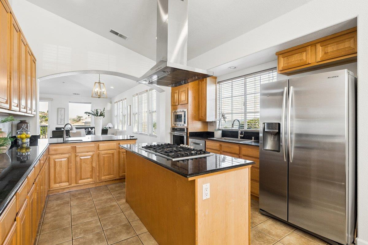 Detail Gallery Image 22 of 76 For 370 Goodwin Dr, San Bruno,  CA 94066 - 4 Beds | 3/1 Baths