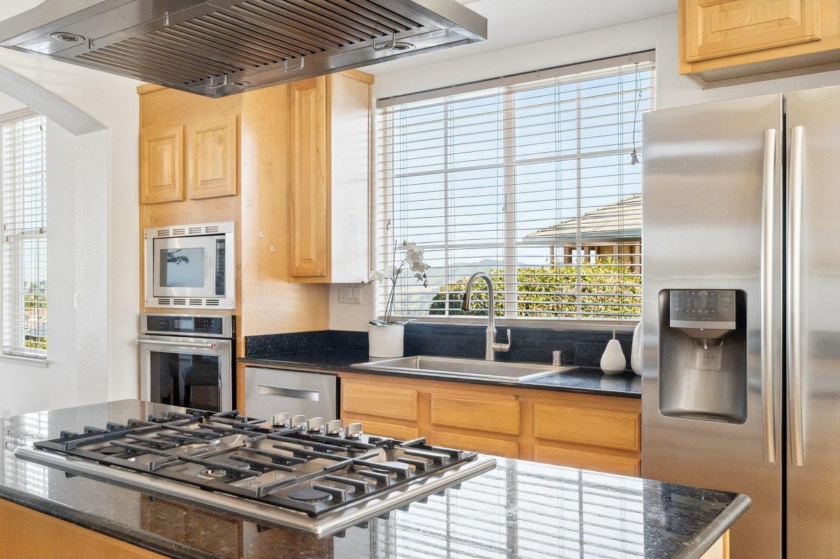 Detail Gallery Image 24 of 76 For 370 Goodwin Dr, San Bruno,  CA 94066 - 4 Beds | 3/1 Baths