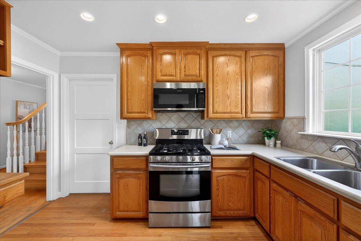 Detail Gallery Image 14 of 41 For 1656 Lassen Way, Burlingame,  CA 94010 - 3 Beds | 2 Baths