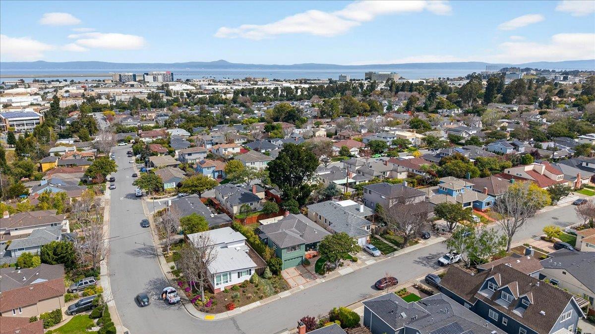 Detail Gallery Image 38 of 41 For 1656 Lassen Way, Burlingame,  CA 94010 - 3 Beds | 2 Baths