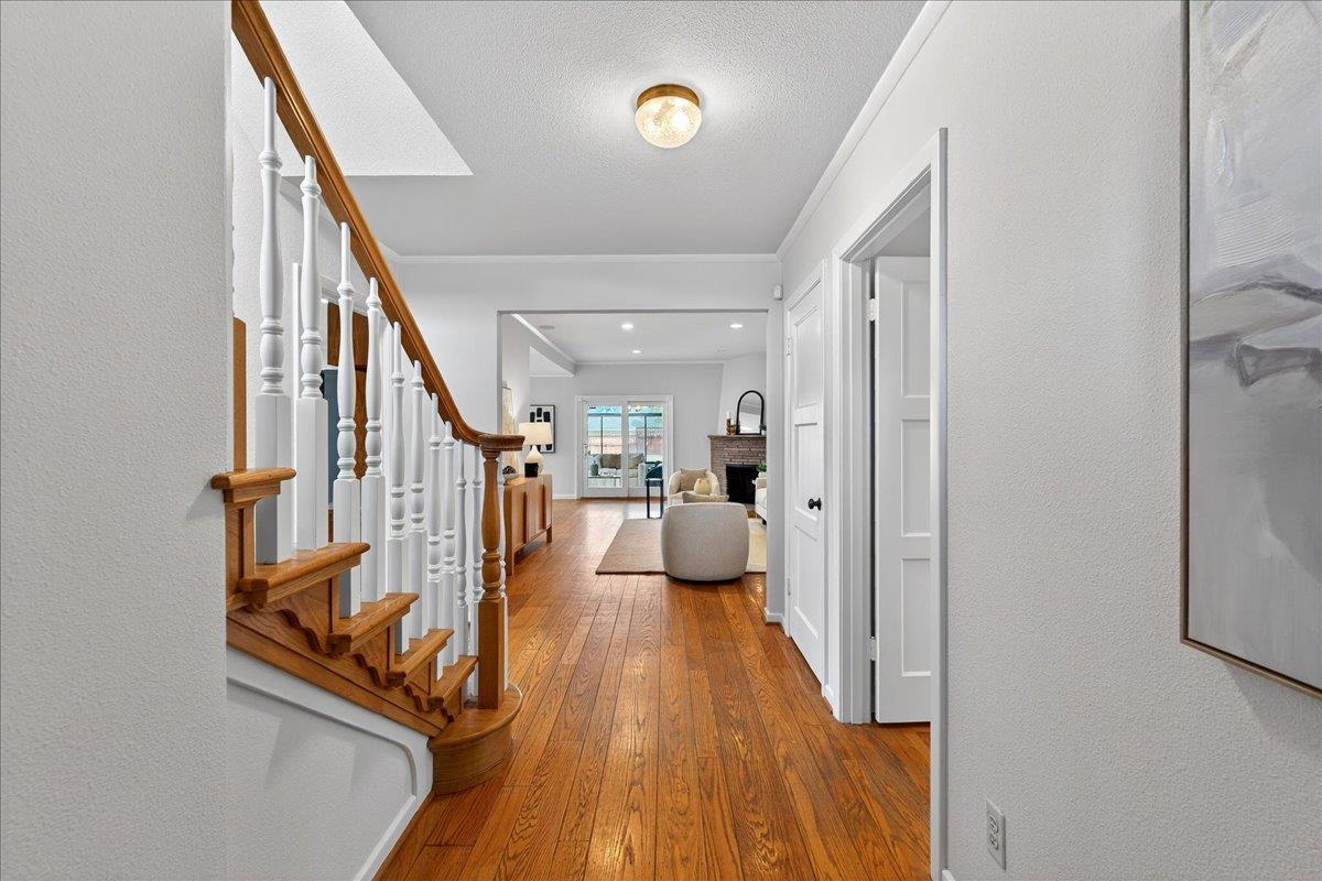 Detail Gallery Image 4 of 41 For 1656 Lassen Way, Burlingame,  CA 94010 - 3 Beds | 2 Baths