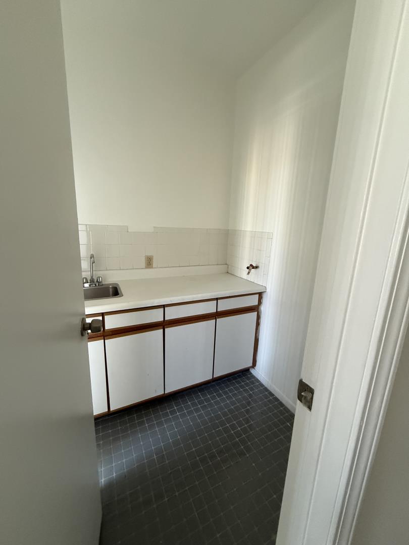 Detail Gallery Image 3 of 10 For 9 Silliman St, San Francisco,  CA 94134 - – Beds | – Baths