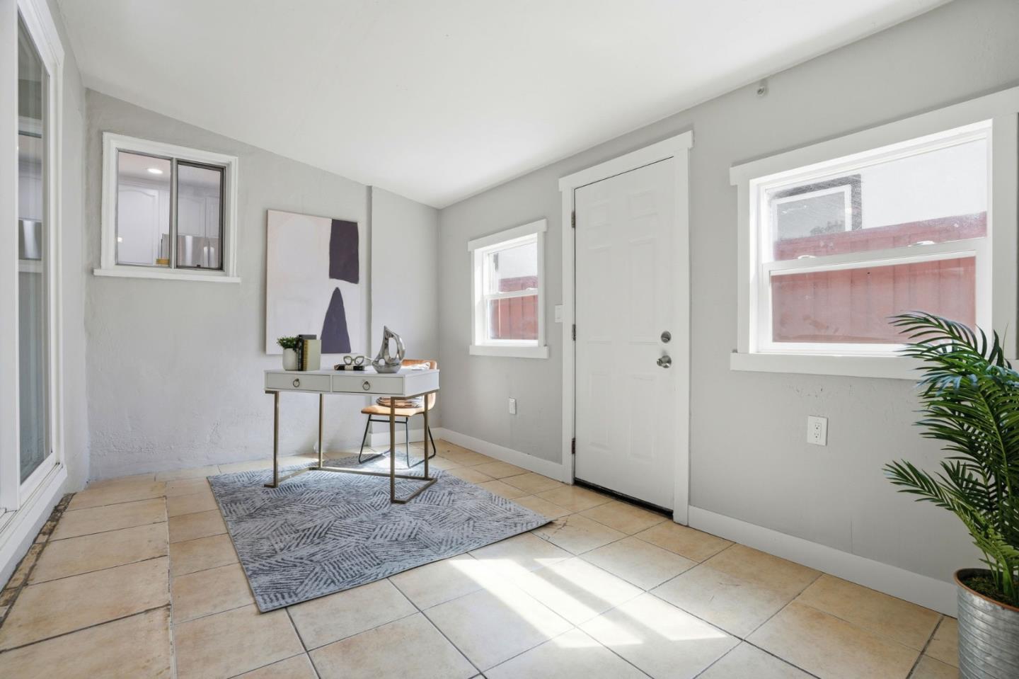 Detail Gallery Image 15 of 26 For 429 Daisy Ln, East Palo Alto,  CA 94303 - 3 Beds | 2 Baths