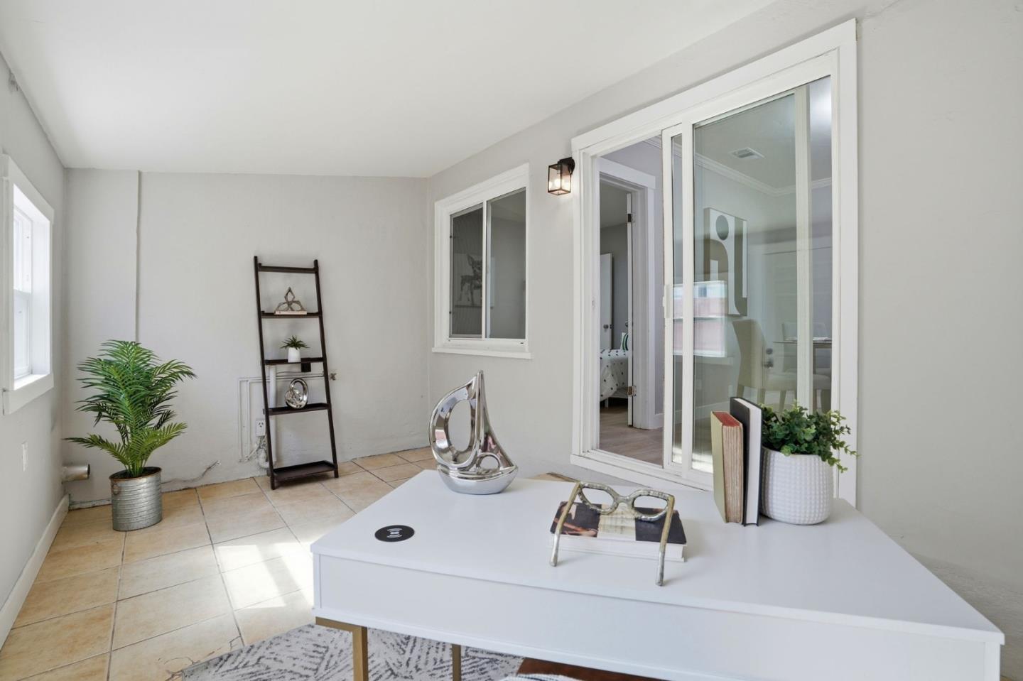 Detail Gallery Image 16 of 26 For 429 Daisy Ln, East Palo Alto,  CA 94303 - 3 Beds | 2 Baths