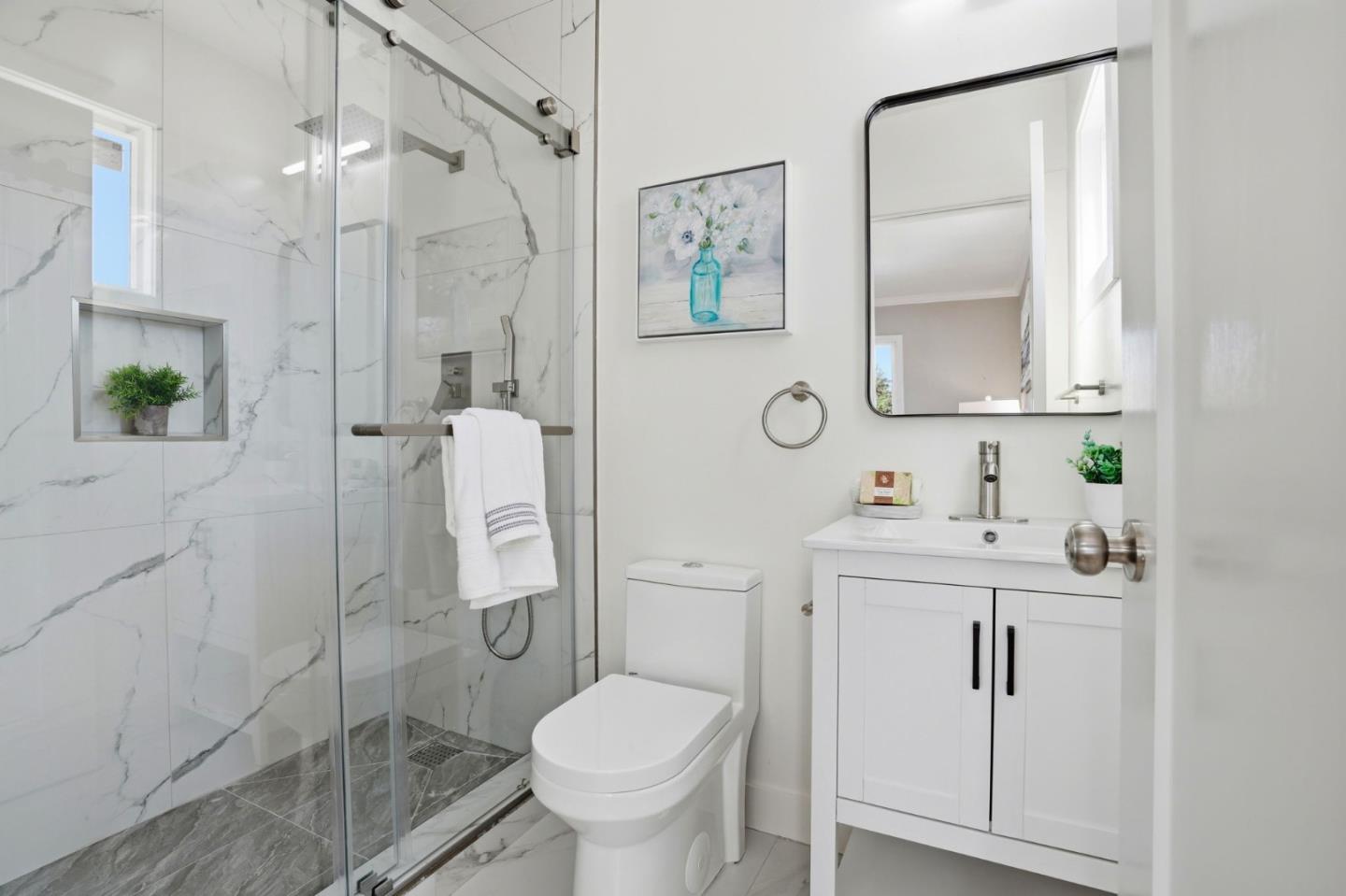 Detail Gallery Image 19 of 26 For 429 Daisy Ln, East Palo Alto,  CA 94303 - 3 Beds | 2 Baths