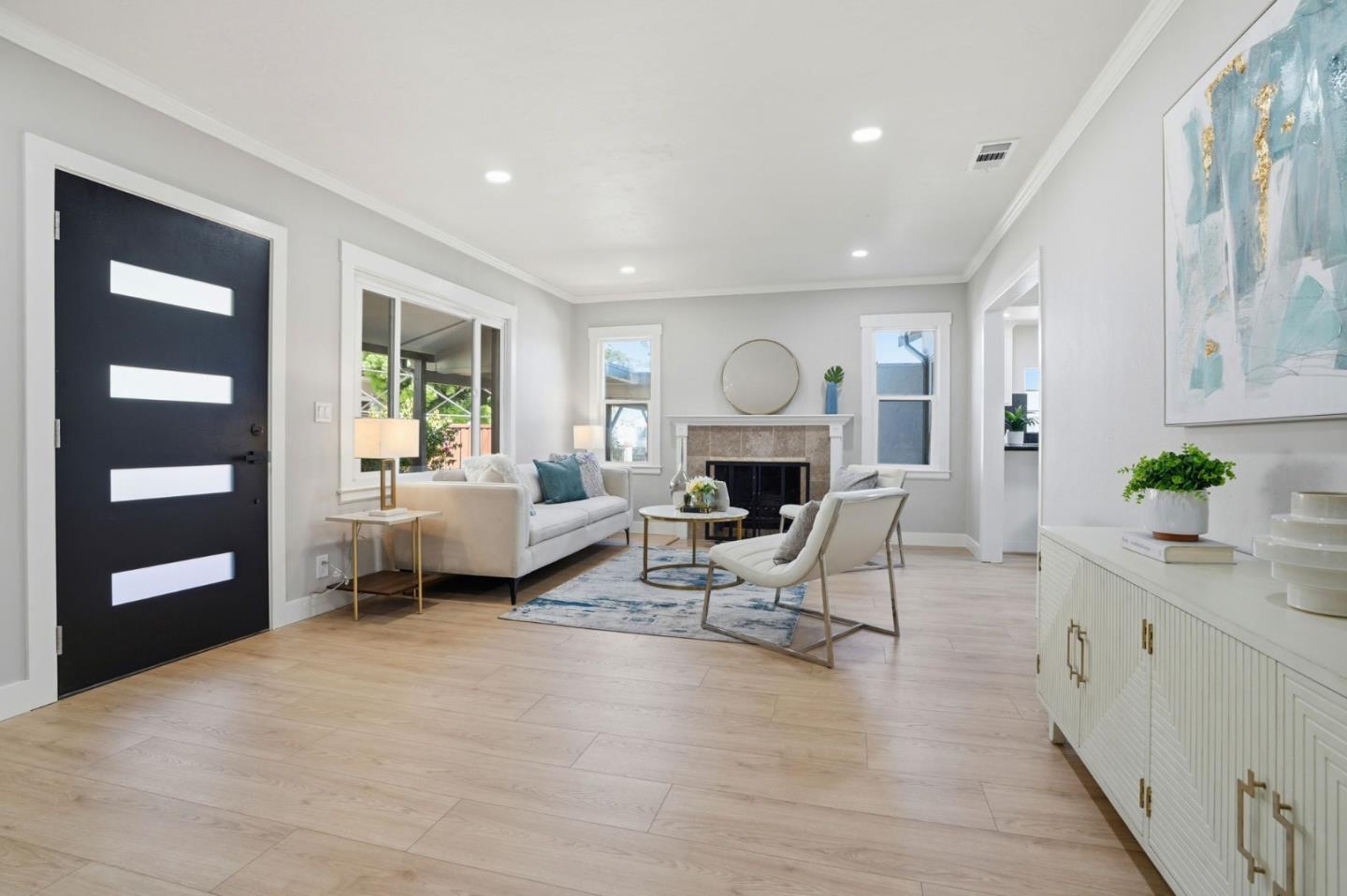 Detail Gallery Image 7 of 26 For 429 Daisy Ln, East Palo Alto,  CA 94303 - 3 Beds | 2 Baths