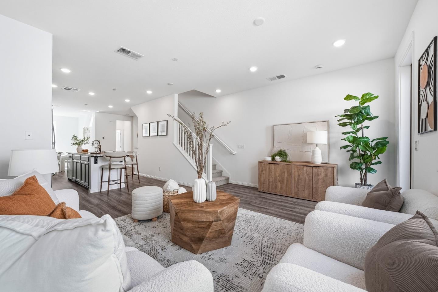 Photo #7: ML82039328 Listing: Photo #7