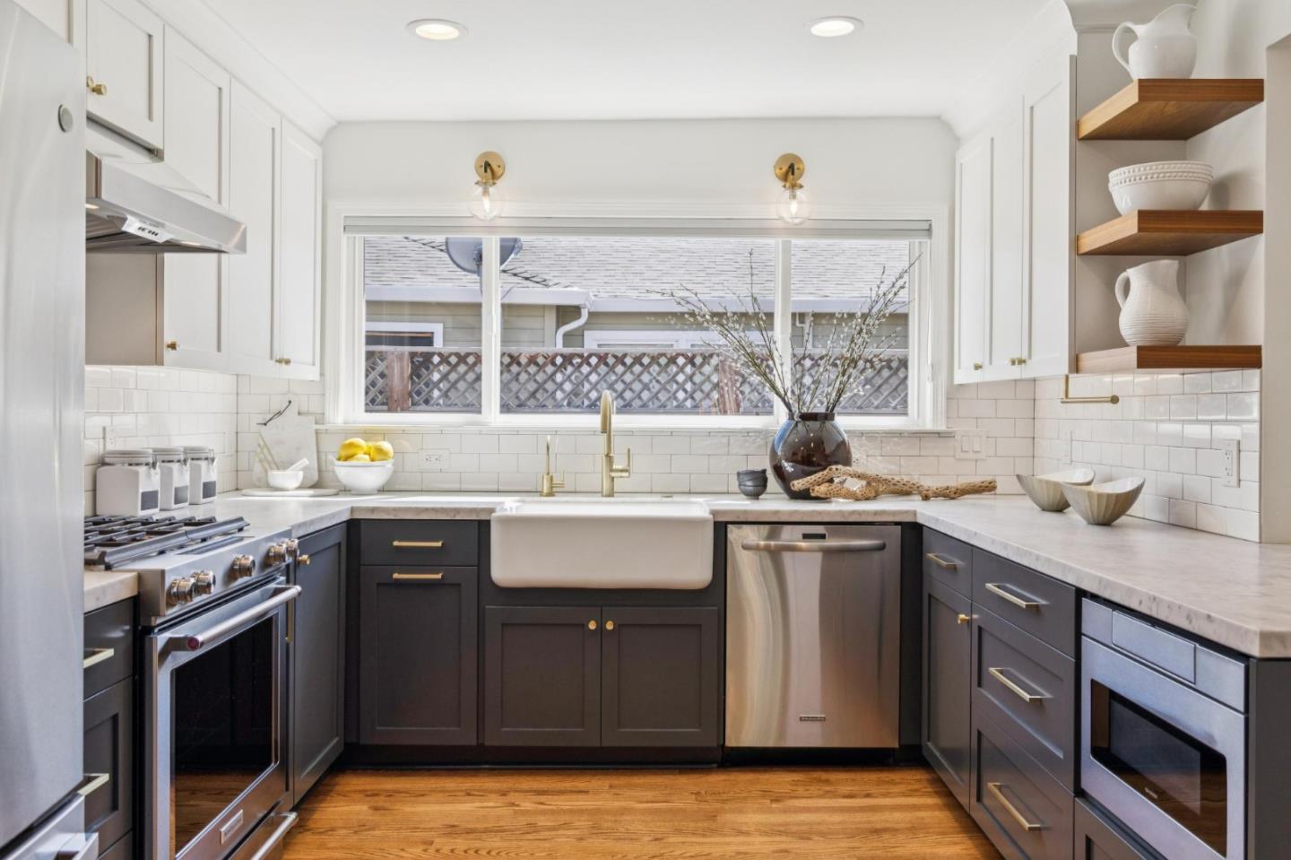 Detail Gallery Image 10 of 44 For 1341 Valota Rd, Redwood City,  CA 94061 - 3 Beds | 2 Baths