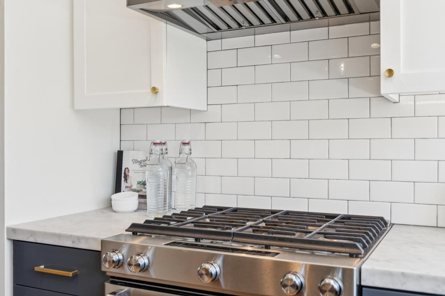 Detail Gallery Image 12 of 44 For 1341 Valota Rd, Redwood City,  CA 94061 - 3 Beds | 2 Baths