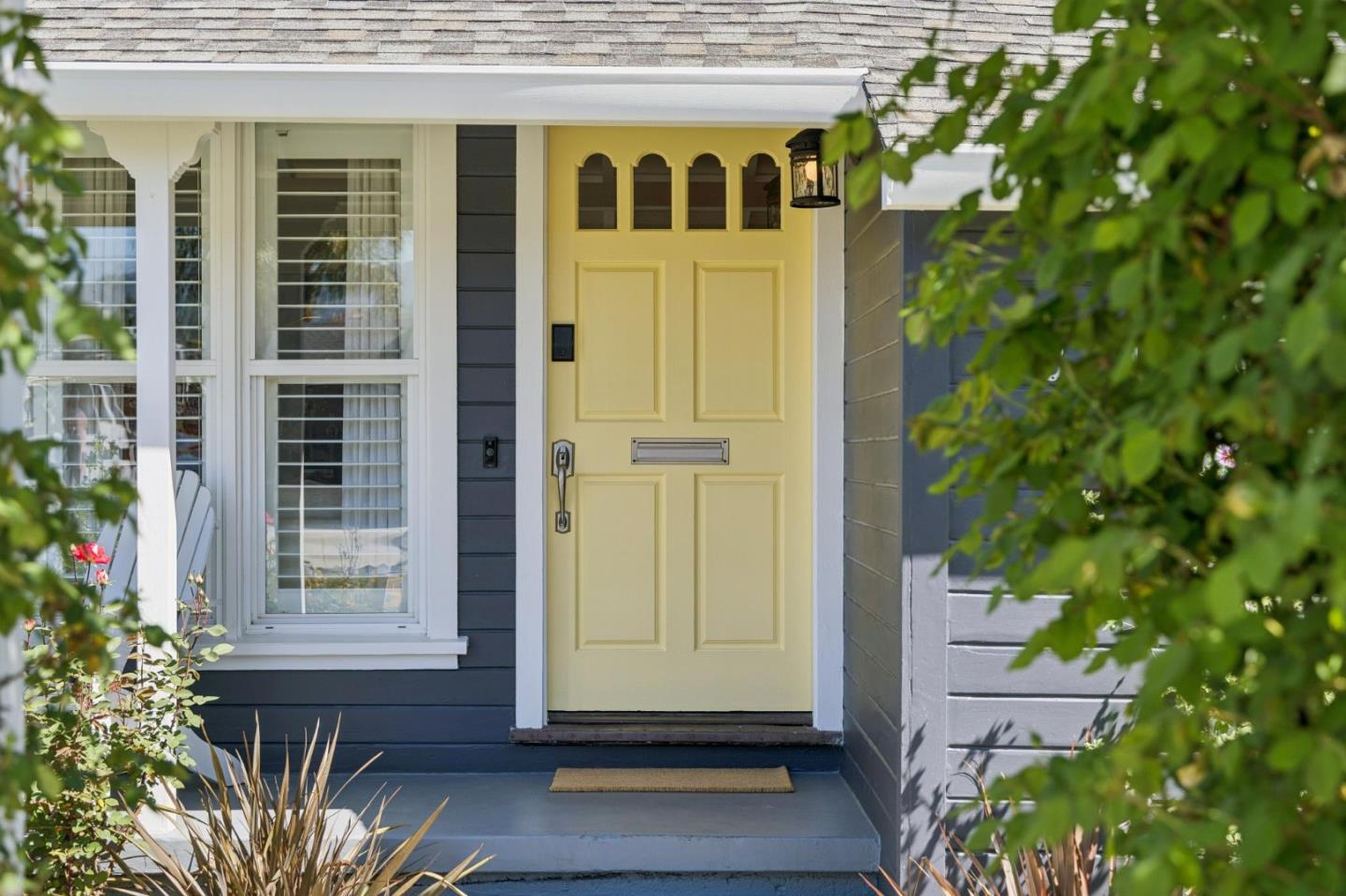 Detail Gallery Image 2 of 44 For 1341 Valota Rd, Redwood City,  CA 94061 - 3 Beds | 2 Baths