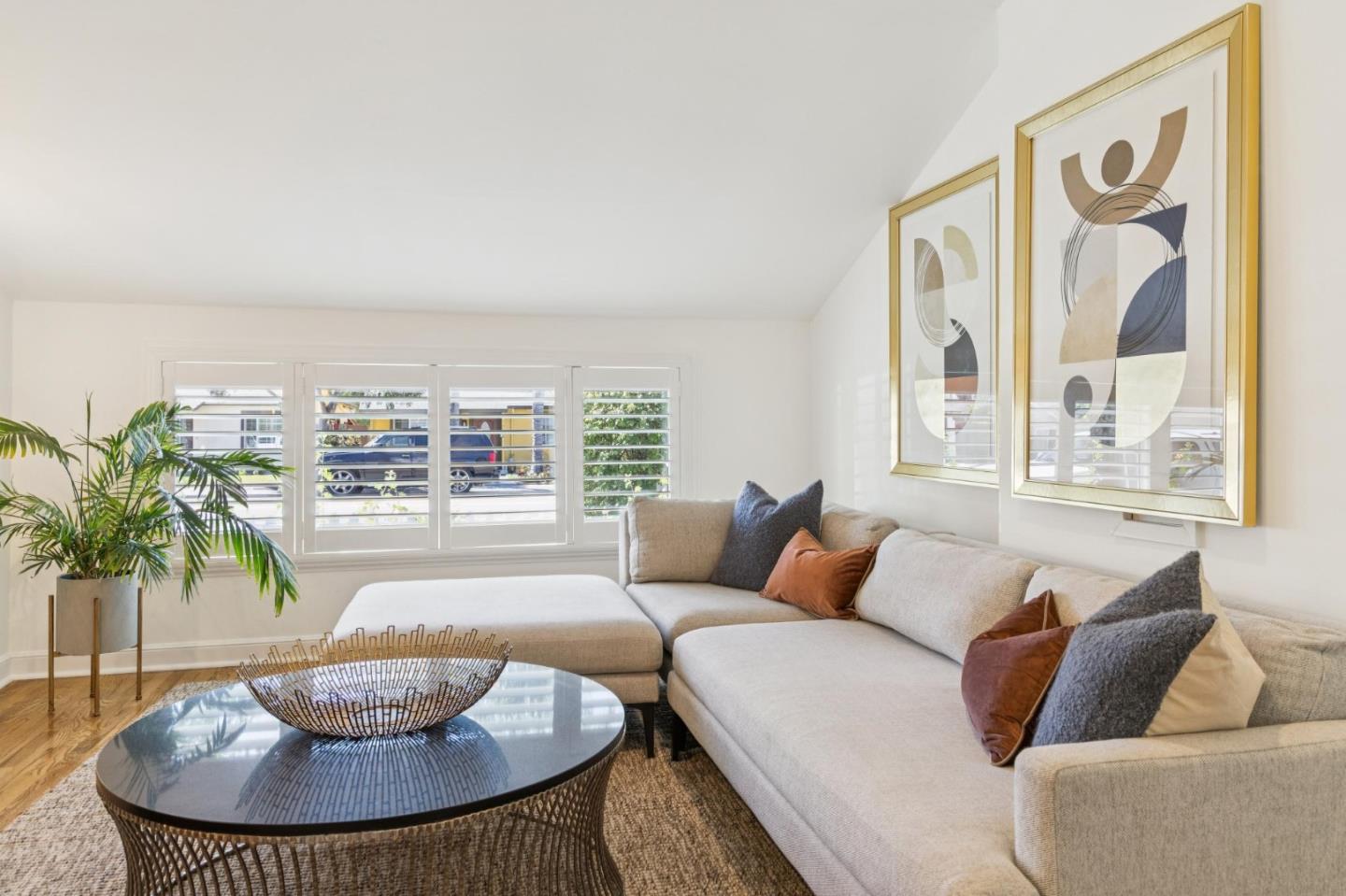 Detail Gallery Image 20 of 44 For 1341 Valota Rd, Redwood City,  CA 94061 - 3 Beds | 2 Baths