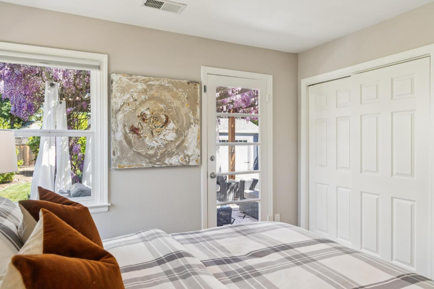 Detail Gallery Image 29 of 44 For 1341 Valota Rd, Redwood City,  CA 94061 - 3 Beds | 2 Baths