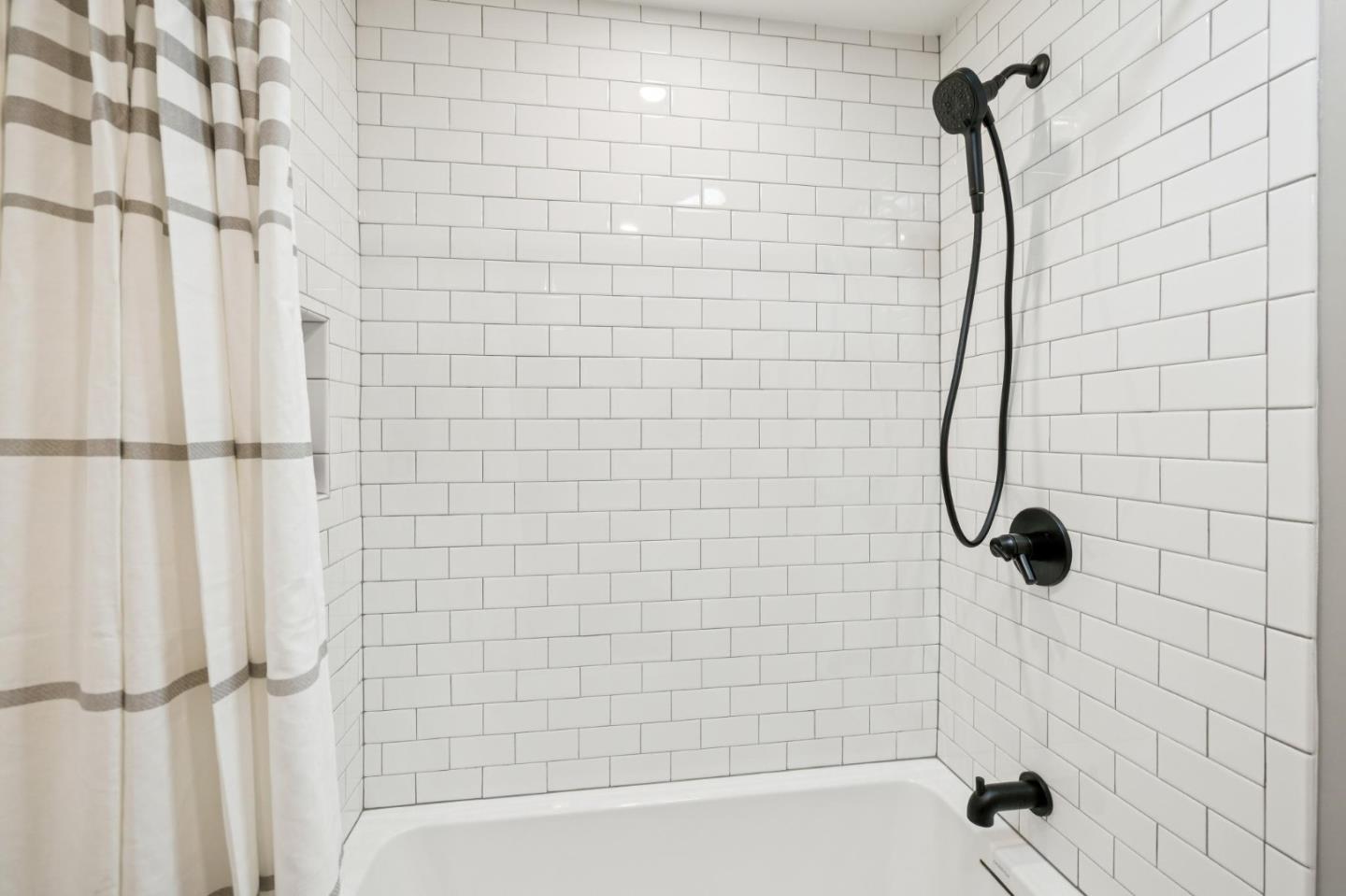 Detail Gallery Image 33 of 44 For 1341 Valota Rd, Redwood City,  CA 94061 - 3 Beds | 2 Baths