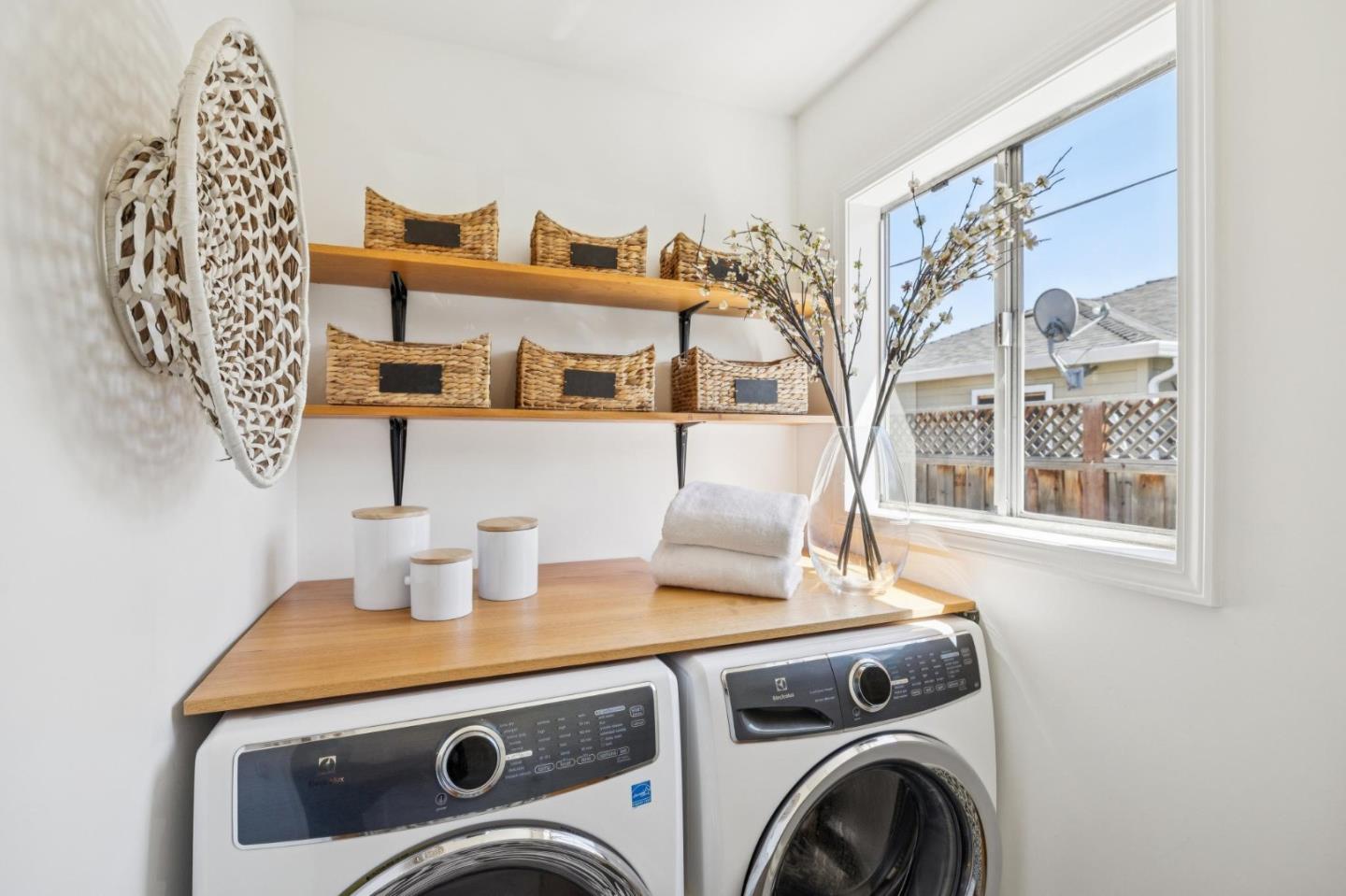 Detail Gallery Image 34 of 44 For 1341 Valota Rd, Redwood City,  CA 94061 - 3 Beds | 2 Baths