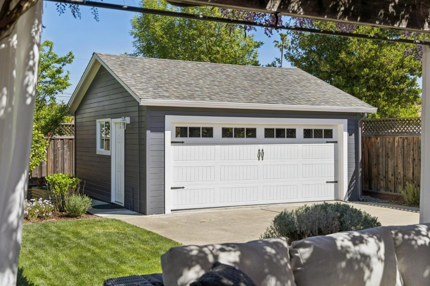 Detail Gallery Image 37 of 44 For 1341 Valota Rd, Redwood City,  CA 94061 - 3 Beds | 2 Baths