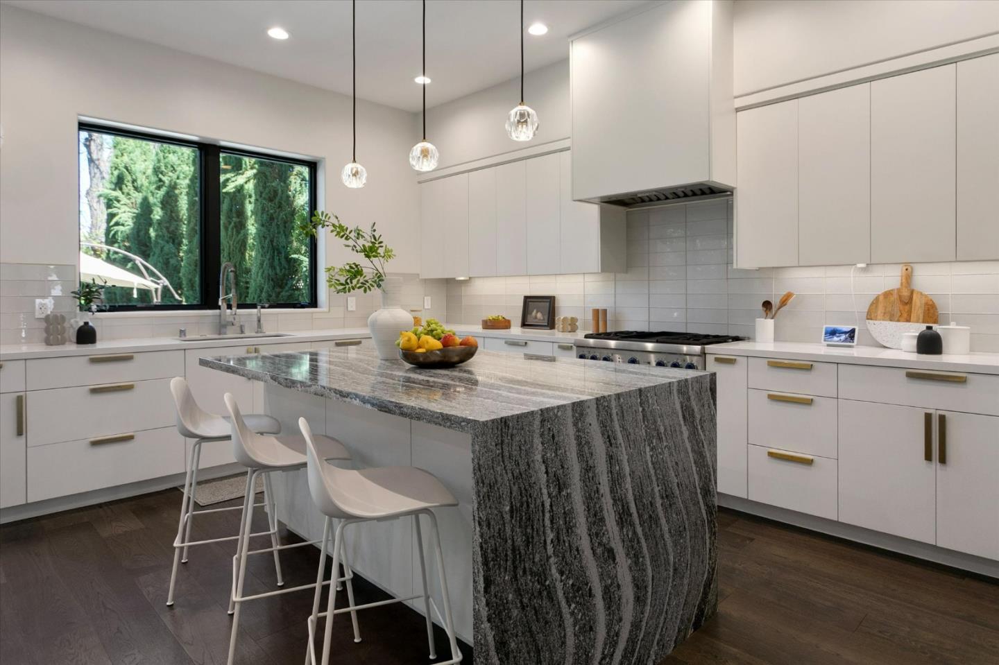 Detail Gallery Image 15 of 54 For 1471 Richards Ave, San Jose,  CA 95125 - 4 Beds | 3/1 Baths