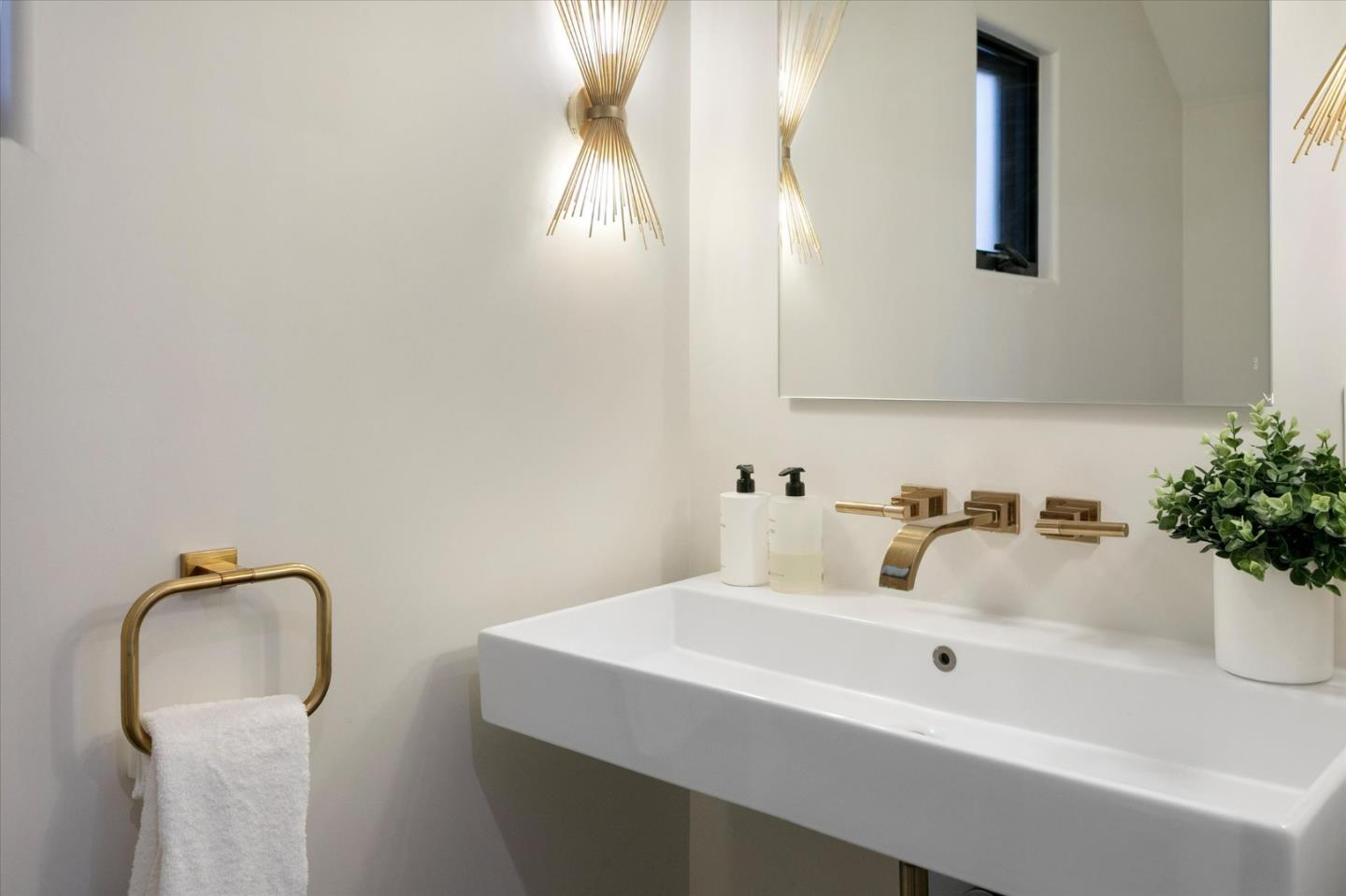 Detail Gallery Image 8 of 54 For 1471 Richards Ave, San Jose,  CA 95125 - 4 Beds | 3/1 Baths