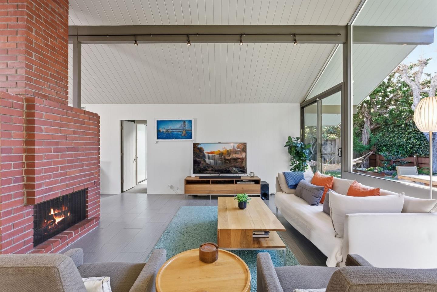 Detail Gallery Image 12 of 53 For 943 Trophy Dr, Mountain View,  CA 94040 - 4 Beds | 2 Baths