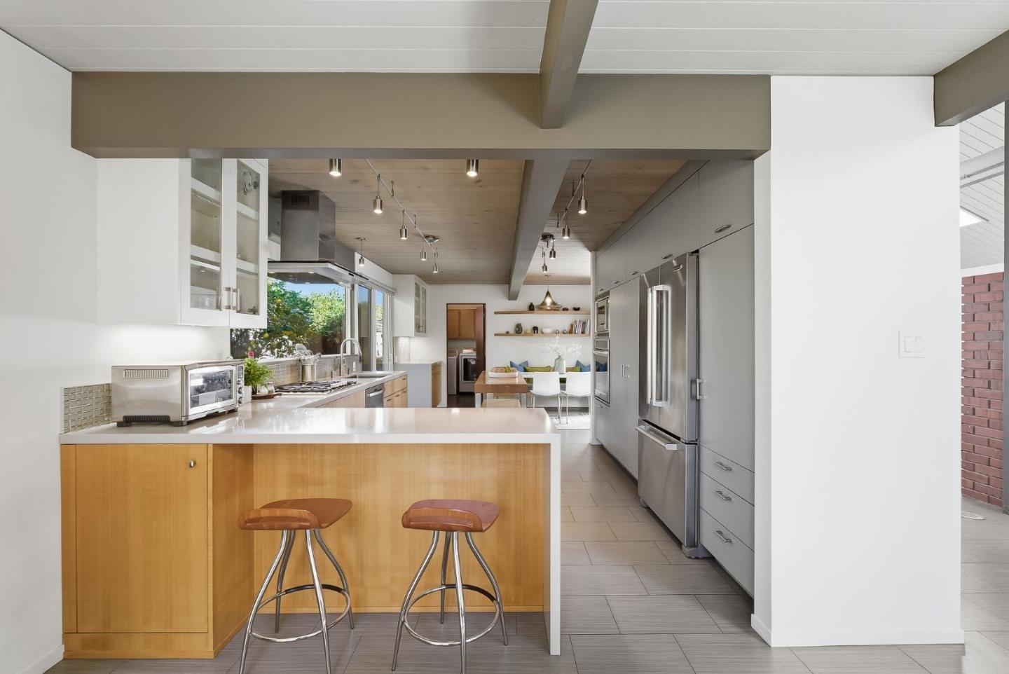 Detail Gallery Image 18 of 53 For 943 Trophy Dr, Mountain View,  CA 94040 - 4 Beds | 2 Baths