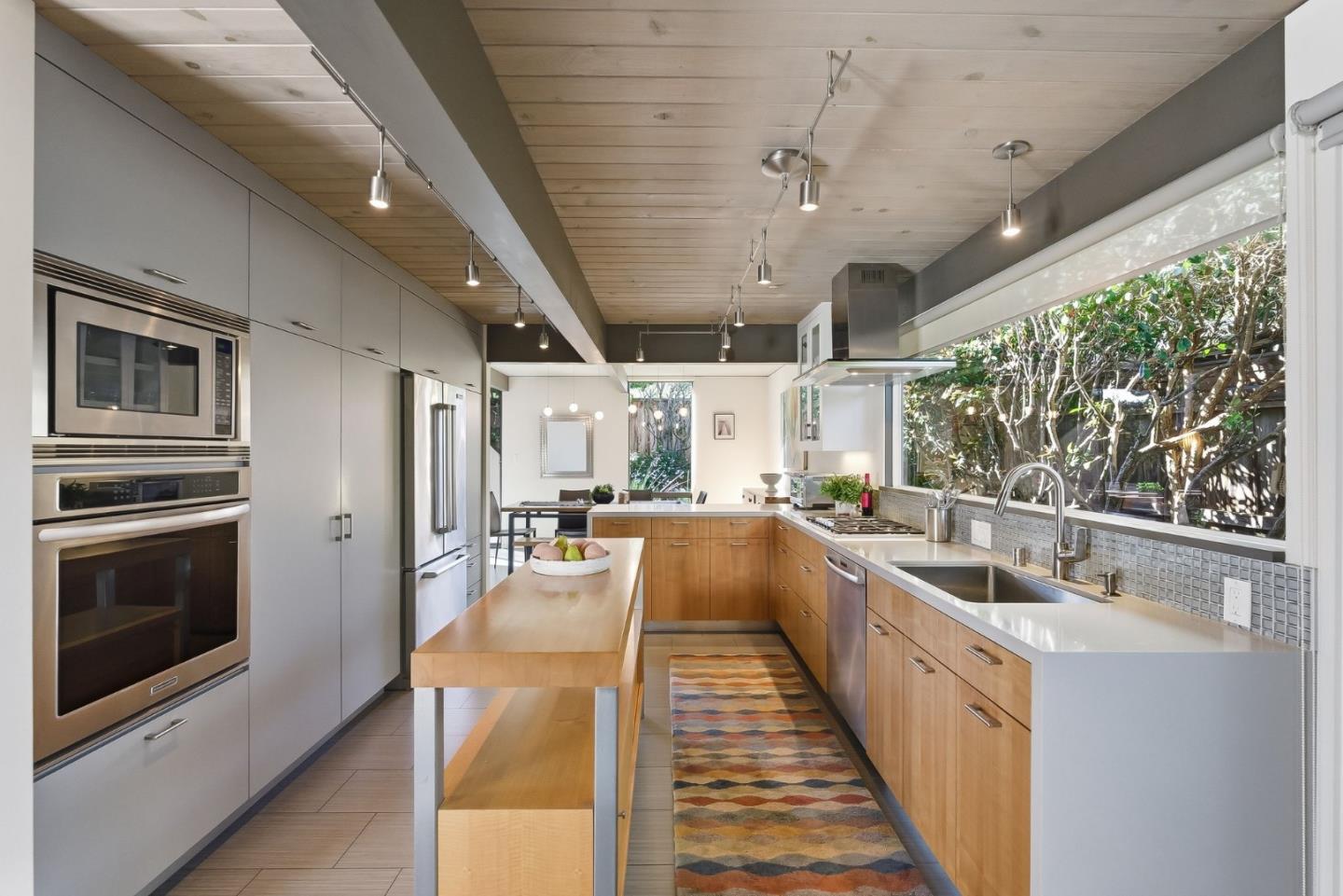 Detail Gallery Image 21 of 53 For 943 Trophy Dr, Mountain View,  CA 94040 - 4 Beds | 2 Baths