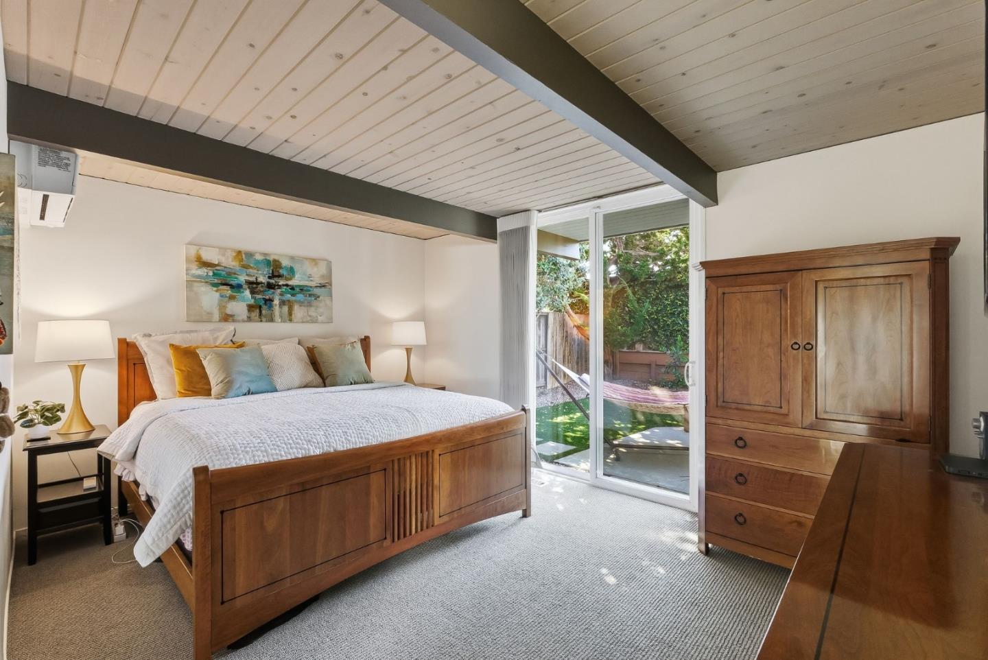 Detail Gallery Image 24 of 53 For 943 Trophy Dr, Mountain View,  CA 94040 - 4 Beds | 2 Baths