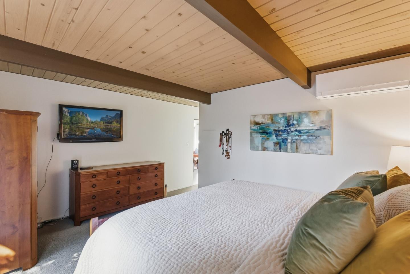 Detail Gallery Image 25 of 53 For 943 Trophy Dr, Mountain View,  CA 94040 - 4 Beds | 2 Baths