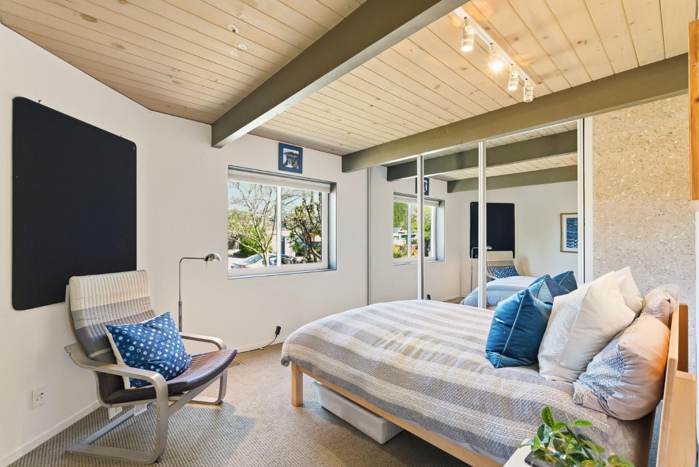 Detail Gallery Image 29 of 53 For 943 Trophy Dr, Mountain View,  CA 94040 - 4 Beds | 2 Baths