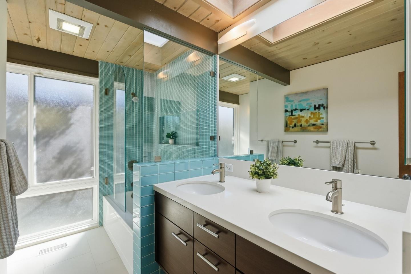 Detail Gallery Image 33 of 53 For 943 Trophy Dr, Mountain View,  CA 94040 - 4 Beds | 2 Baths