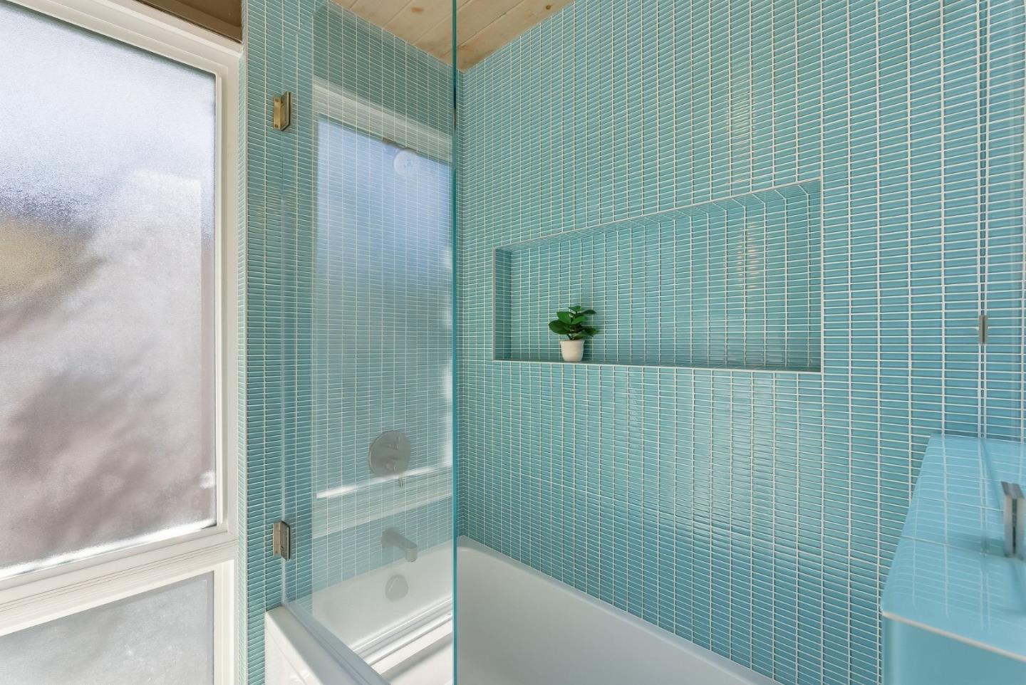 Detail Gallery Image 34 of 53 For 943 Trophy Dr, Mountain View,  CA 94040 - 4 Beds | 2 Baths