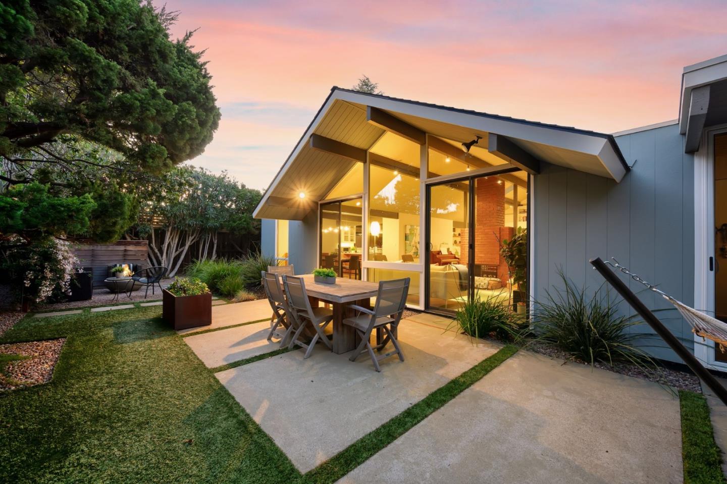 Detail Gallery Image 36 of 53 For 943 Trophy Dr, Mountain View,  CA 94040 - 4 Beds | 2 Baths