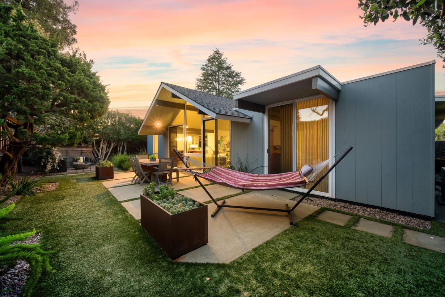 Detail Gallery Image 37 of 53 For 943 Trophy Dr, Mountain View,  CA 94040 - 4 Beds | 2 Baths