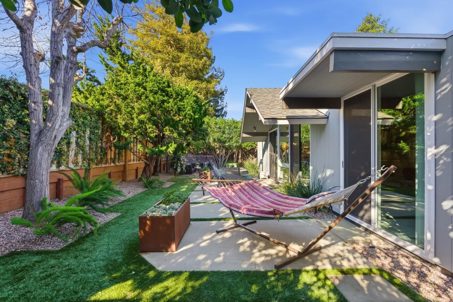 Detail Gallery Image 44 of 53 For 943 Trophy Dr, Mountain View,  CA 94040 - 4 Beds | 2 Baths