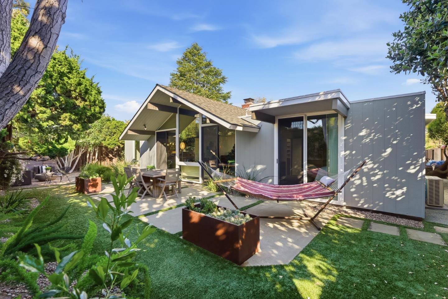 Detail Gallery Image 45 of 53 For 943 Trophy Dr, Mountain View,  CA 94040 - 4 Beds | 2 Baths