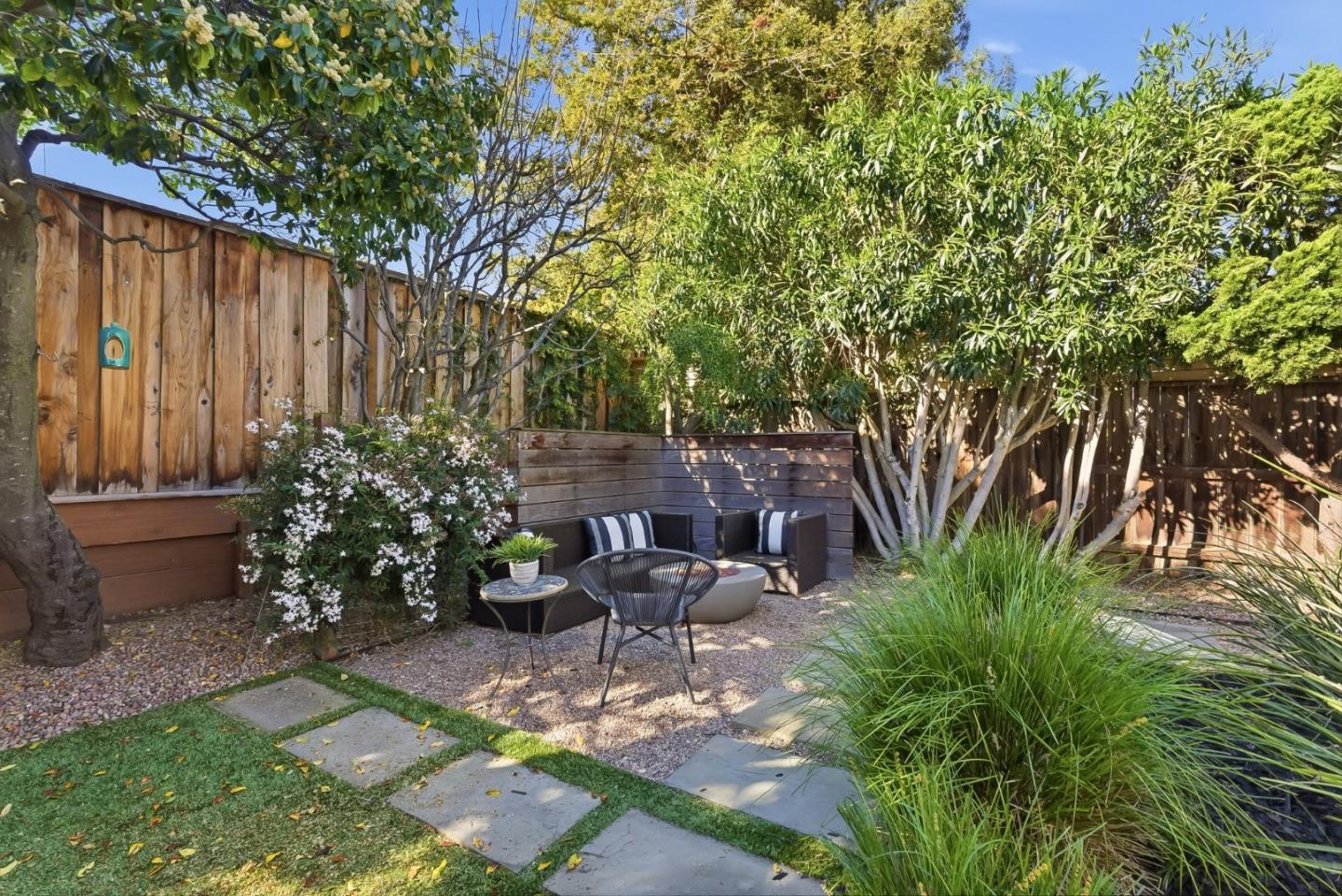 Detail Gallery Image 46 of 53 For 943 Trophy Dr, Mountain View,  CA 94040 - 4 Beds | 2 Baths