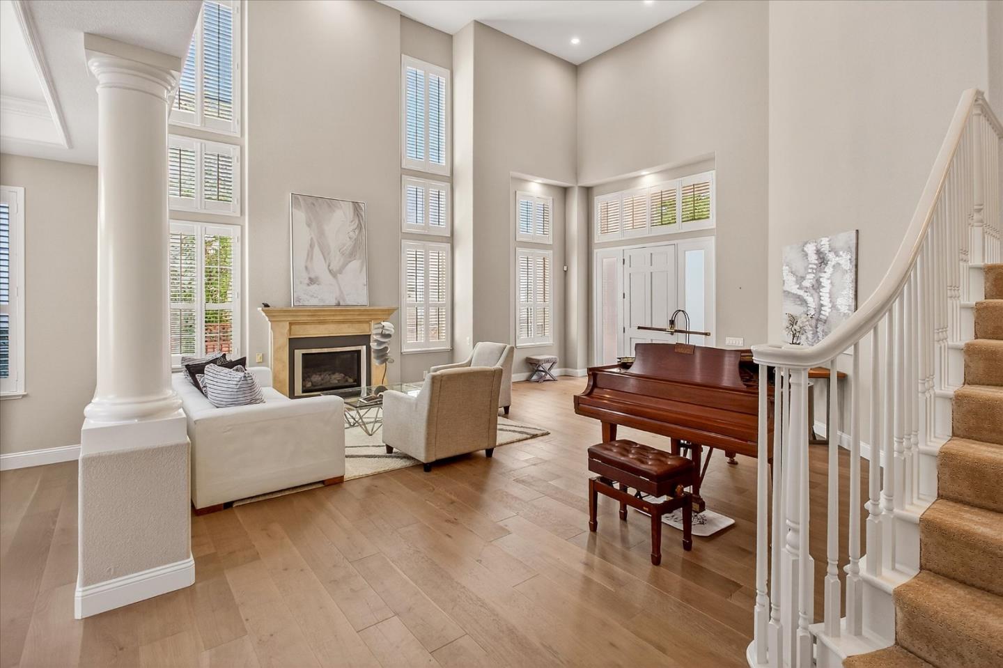 Detail Gallery Image 5 of 70 For 5200 Birkdale Way, San Jose,  CA 95138 - 4 Beds | 3/1 Baths