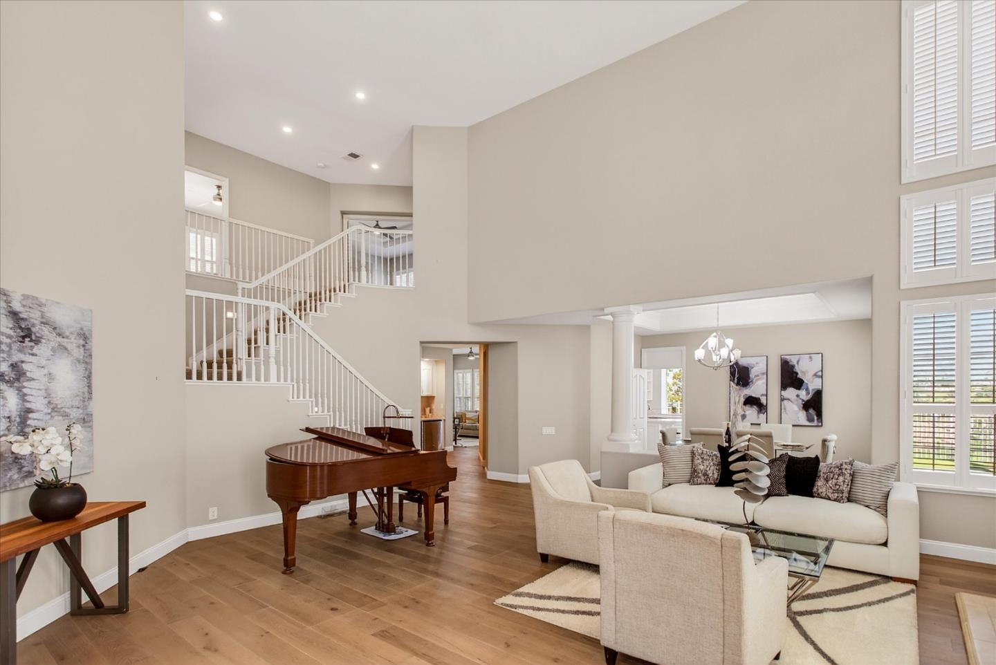 Detail Gallery Image 7 of 70 For 5200 Birkdale Way, San Jose,  CA 95138 - 4 Beds | 3/1 Baths