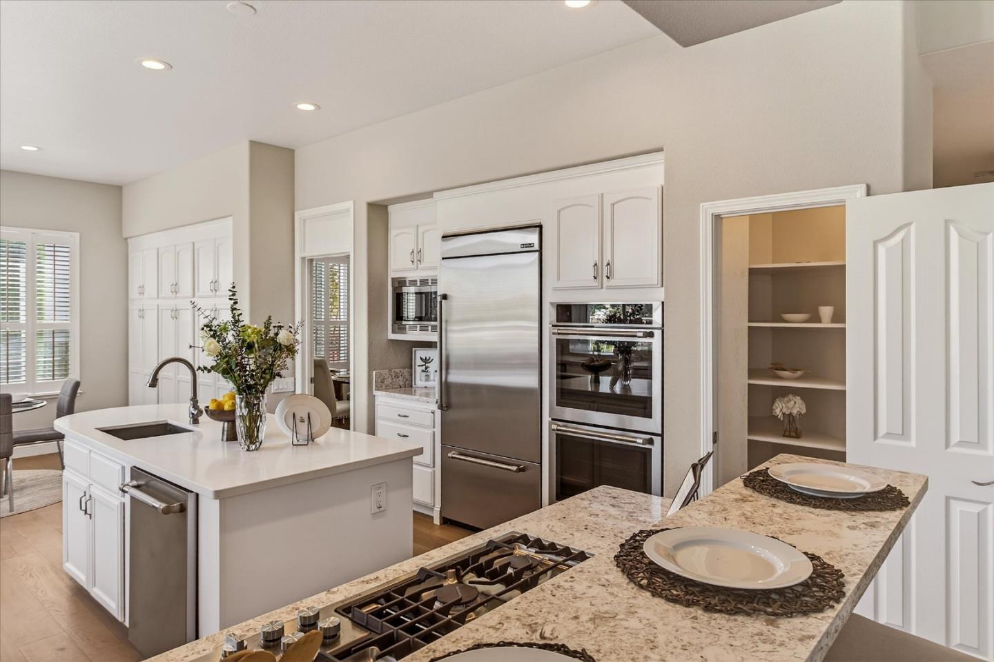 Detail Gallery Image 9 of 70 For 5200 Birkdale Way, San Jose,  CA 95138 - 4 Beds | 3/1 Baths