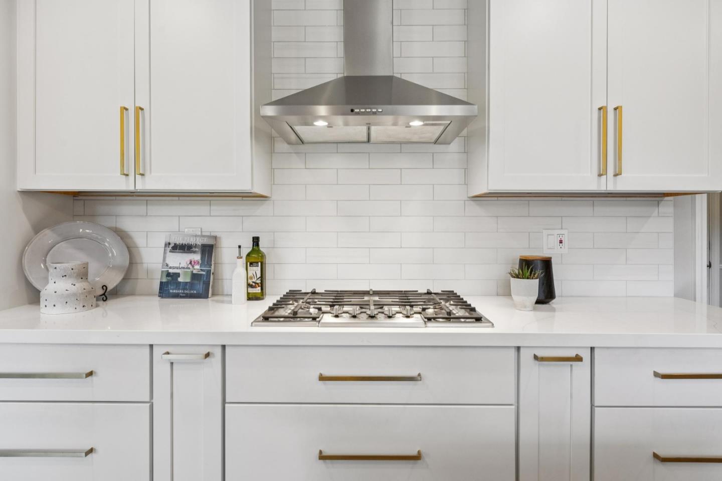 Detail Gallery Image 14 of 49 For 892 Saint Joseph Ave, Los Altos,  CA 94024 - 4 Beds | 3/1 Baths