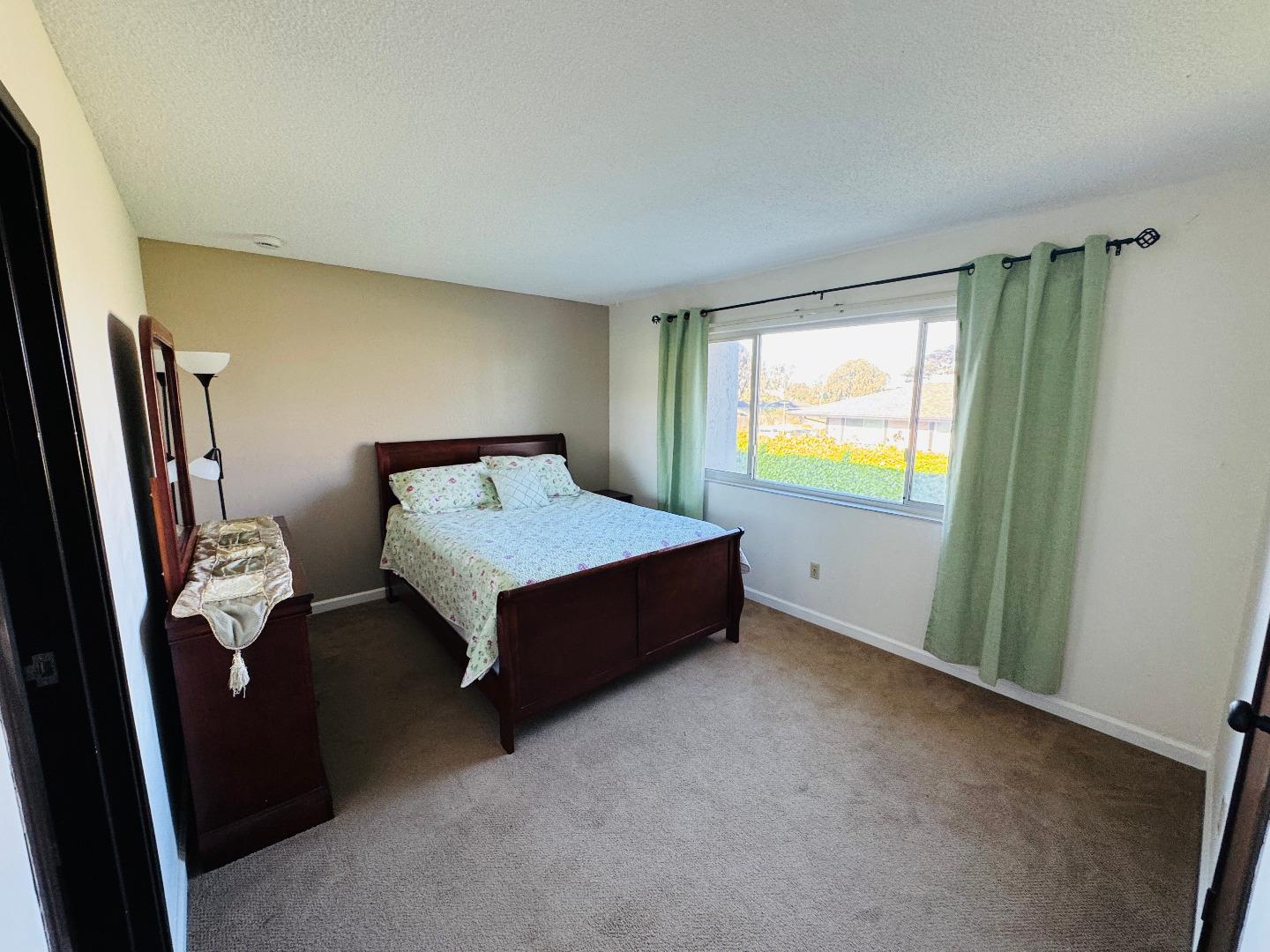 Detail Gallery Image 17 of 33 For 3137 Seacrest Ave #5,  Marina,  CA 93933 - 3 Beds | 2/1 Baths